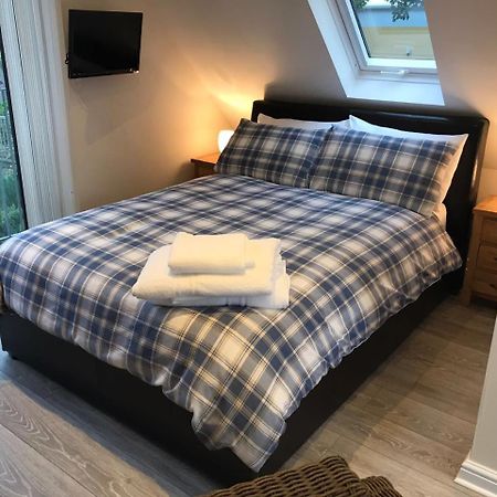 Bed and Breakfast The Firs - Englefield Studio Douglas Exteriér fotografie