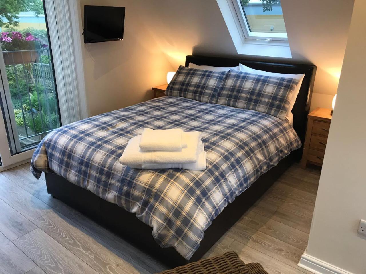 Bed and Breakfast The Firs - Englefield Studio Douglas Exteriér fotografie